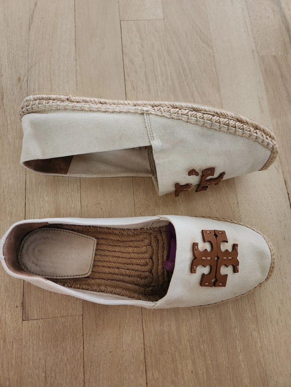 Tory Burch Everly Espadrilles Size 7.5 Ivory Canvas Logo Slip-On Flats Shoes